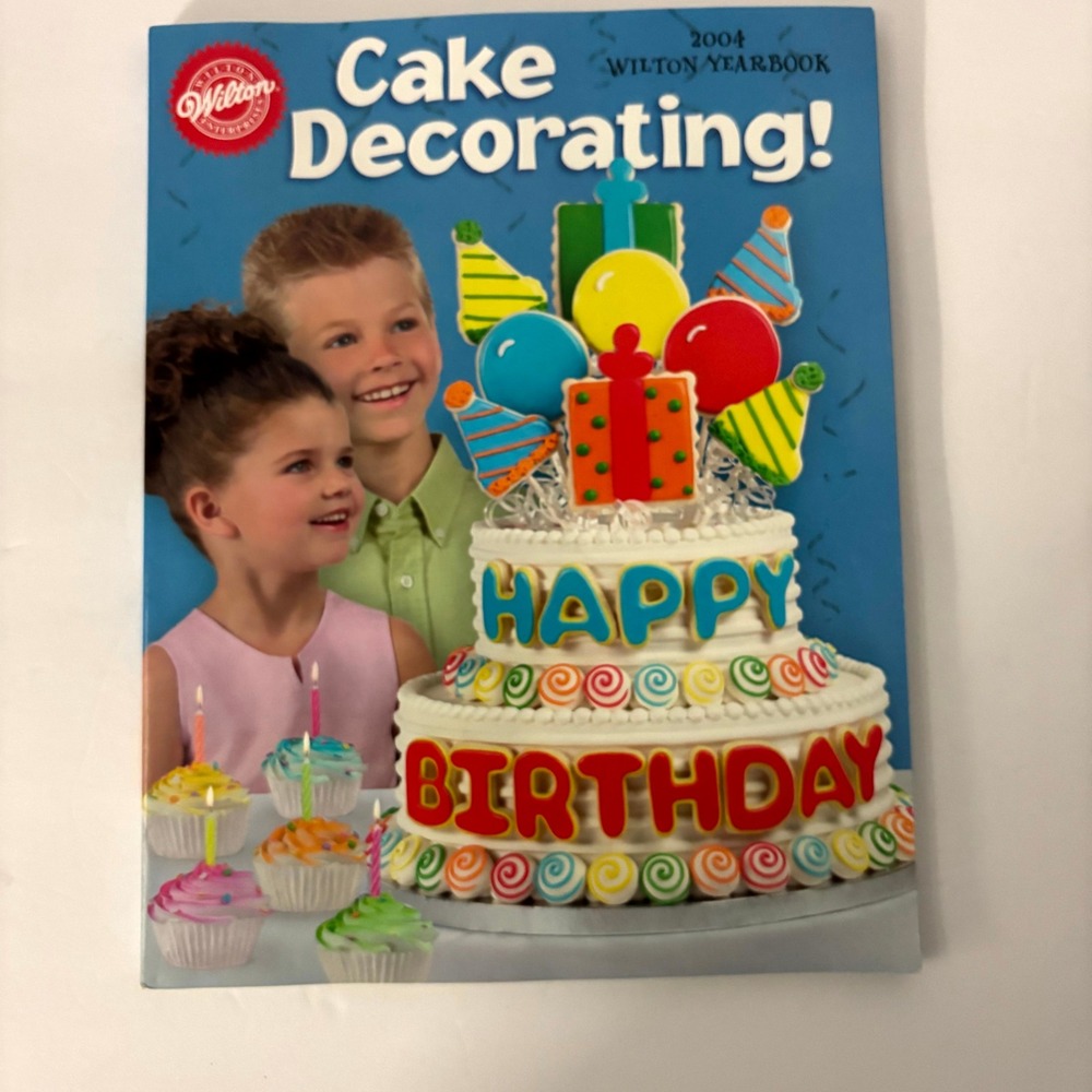 Wilton 2004 Yearbook Cake Decorating Book Birthday Wedding Cake Ideas PB